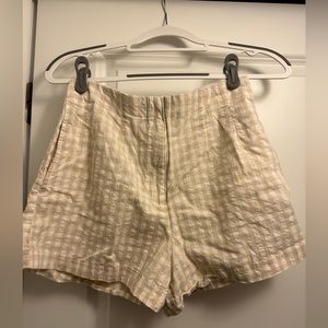 Beige and white H&M shorts
